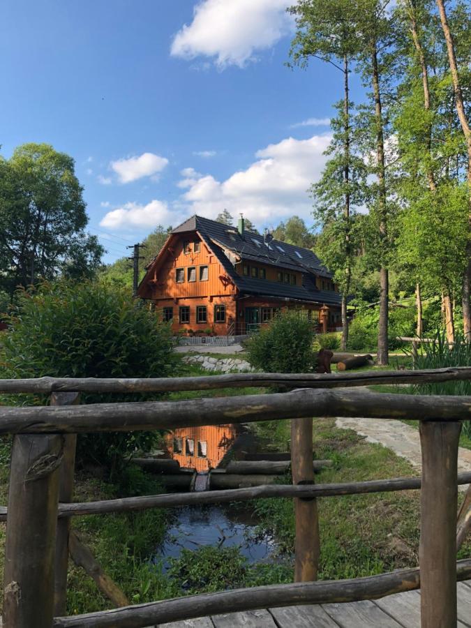 Kamenacka Myslivna Hotel Moravany  ภายนอก รูปภาพ