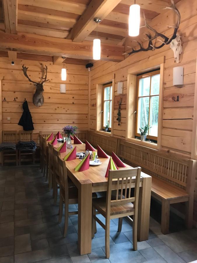 Kamenacka Myslivna Hotel Moravany  ภายนอก รูปภาพ