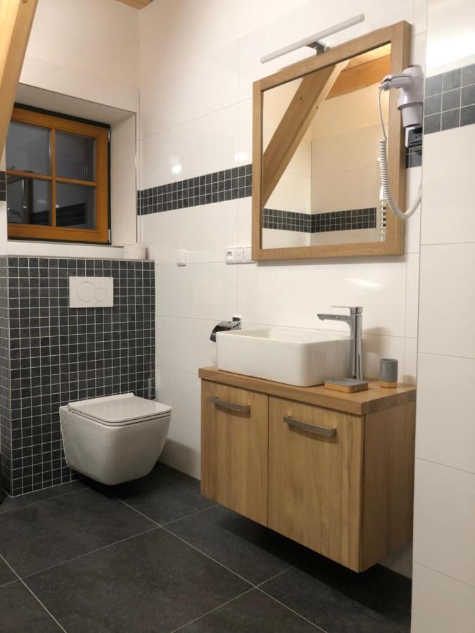 Kamenacka Myslivna Hotel Moravany  ภายนอก รูปภาพ