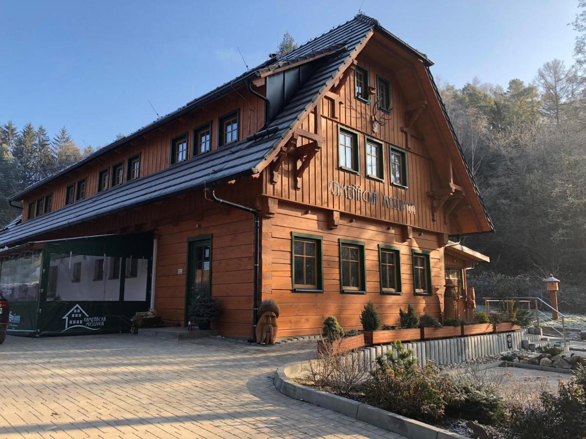 Kamenacka Myslivna Hotel Moravany  ภายนอก รูปภาพ