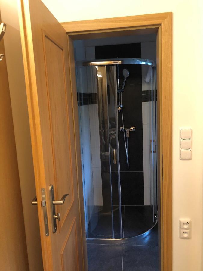 Kamenacka Myslivna Hotel Moravany  ภายนอก รูปภาพ