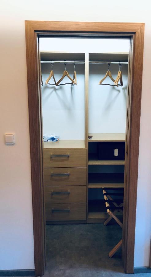 Kamenacka Myslivna Hotel Moravany  ภายนอก รูปภาพ