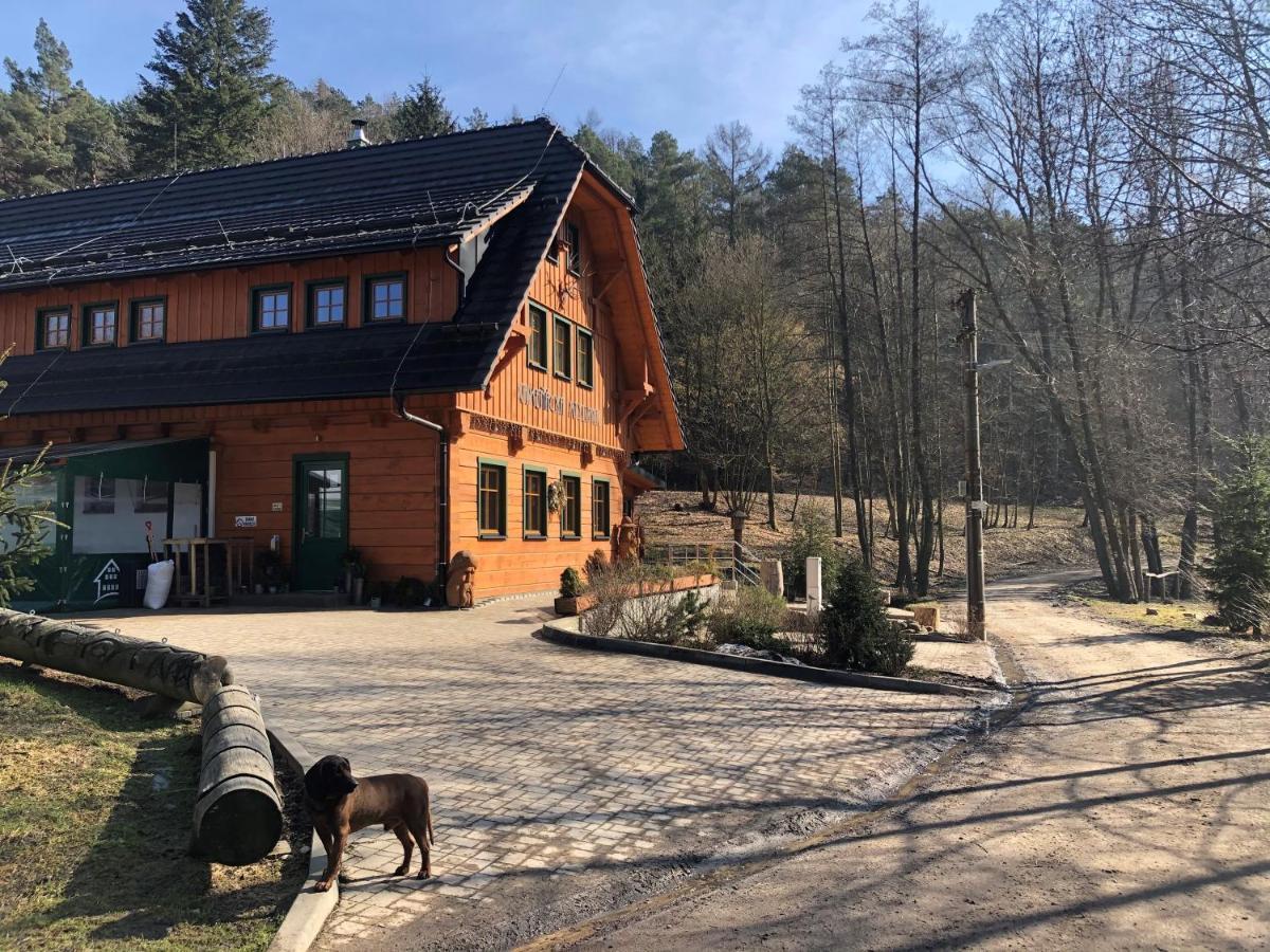 Kamenacka Myslivna Hotel Moravany  ภายนอก รูปภาพ